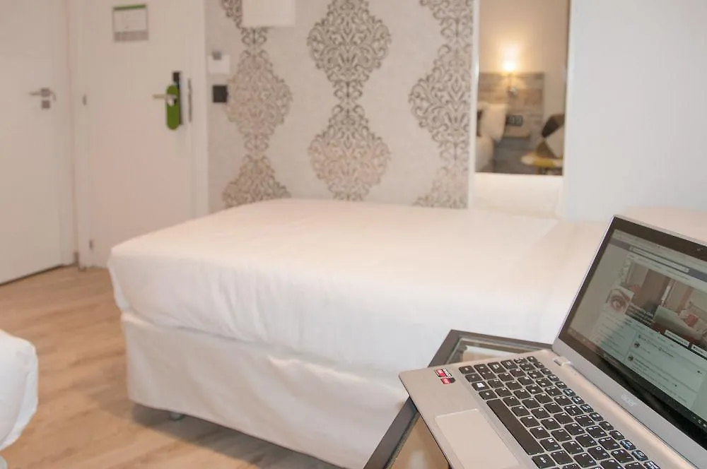 Dreamkeys Apartments & Suites Barcelona 3*,