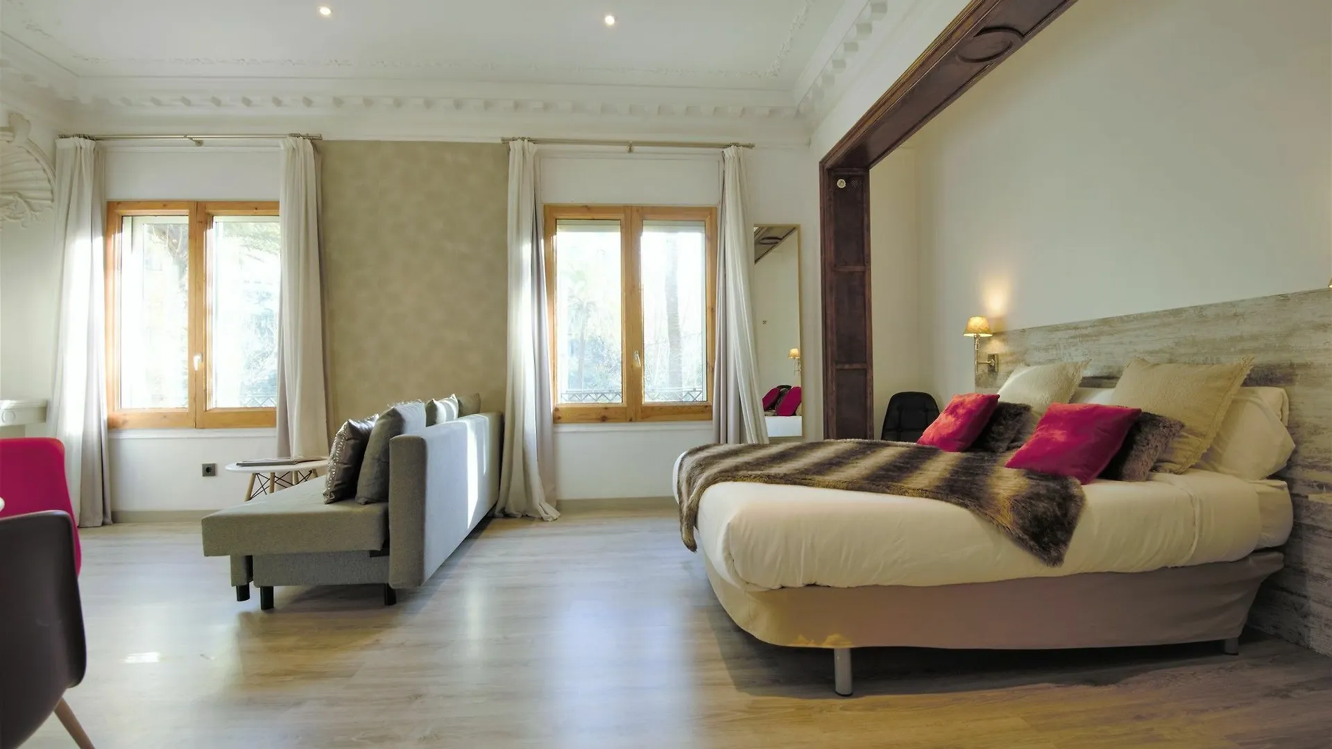 Dreamkeys Apartments & Suites Barcelona 3*,  Spain